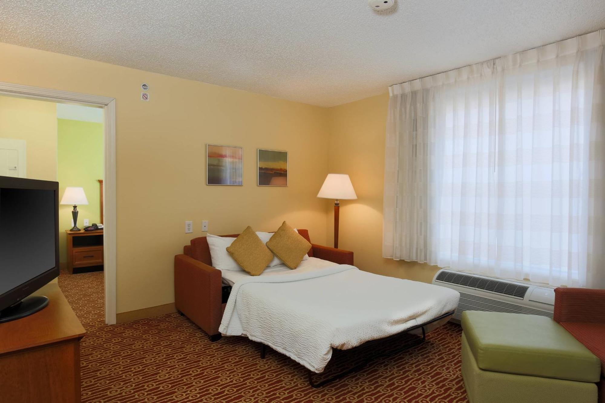 ทาวน์เพลซ สวีท ลับบ็อก Hotel ภายนอก รูปภาพ