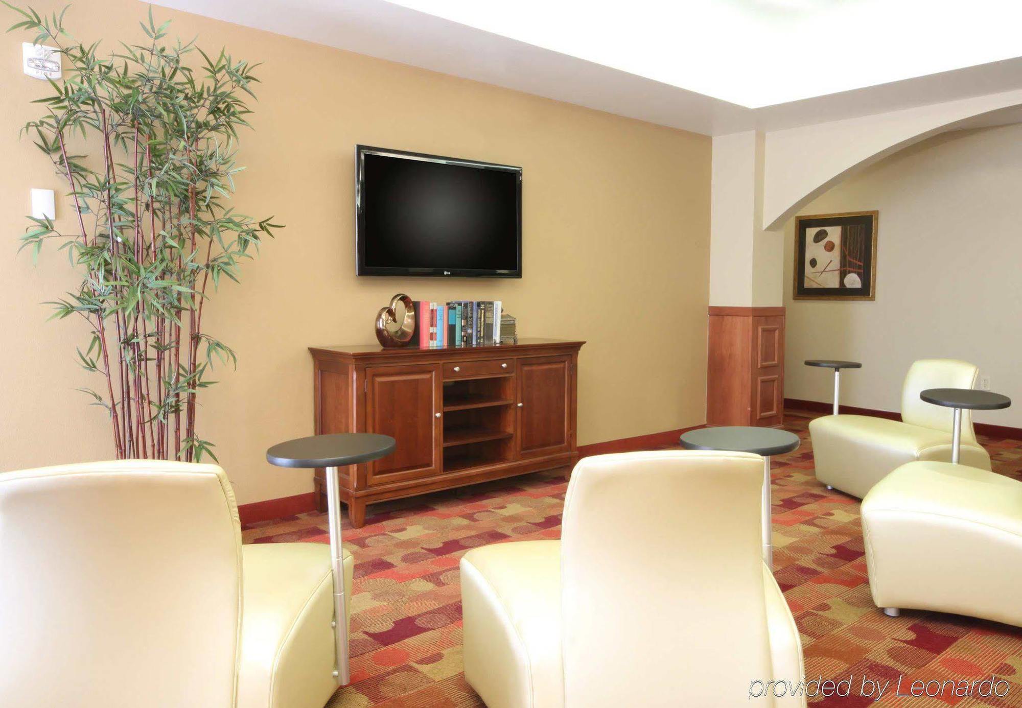 ทาวน์เพลซ สวีท ลับบ็อก Hotel ภายนอก รูปภาพ